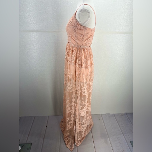 NWOT LACED CROCHET DRESS SIZE M - Picture 7 of 16